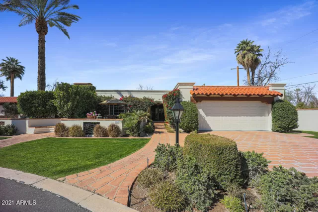 MLS: 6201917 Condo For Sale