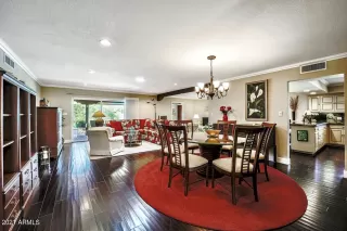 Photo #6: 6201917 Listing