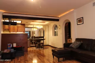 Photo #6: 6201918 Listing 