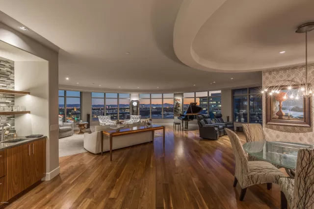 MLS: 6201943 Condo For Sale