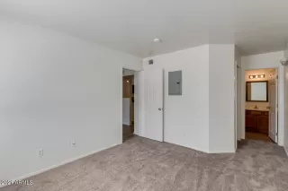 Photo #4: 6201977 Listing