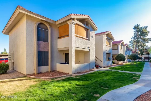 MLS: 6201994 Condo For Sale