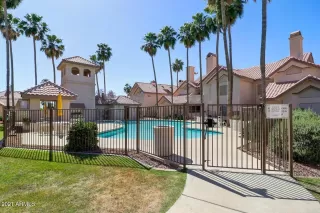 Photo #5: 6202200 Listing