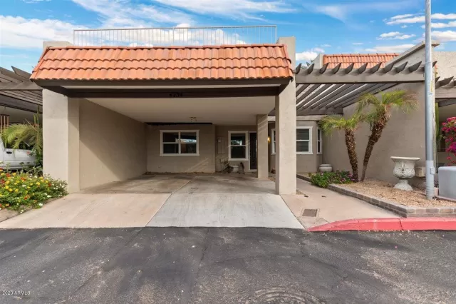 MLS: 6202403 Condo For Sale