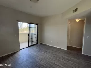 Photo #5: 6202430 Listing