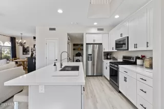 Photo #5: 6202617 Listing