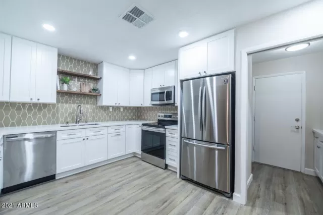 MLS: 6202712 Condo For Sale