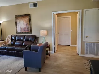 Photo #5: 6202779 Listing