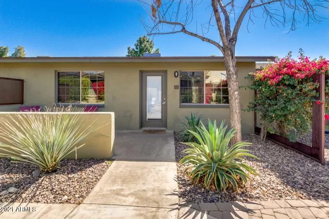 MLS: 6202784 Condo For Sale