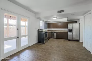 Photo #5: 6202818 Listing