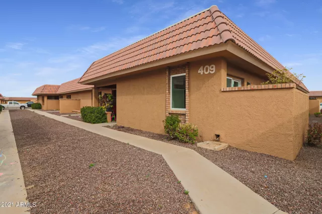 MLS: 6203596 Condo For Sale