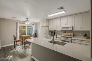 Photo #2: 6203596 Listing