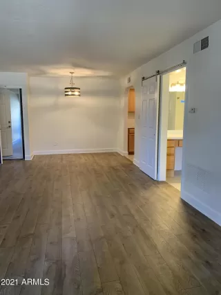 Photo #4: 6203917 Listing 