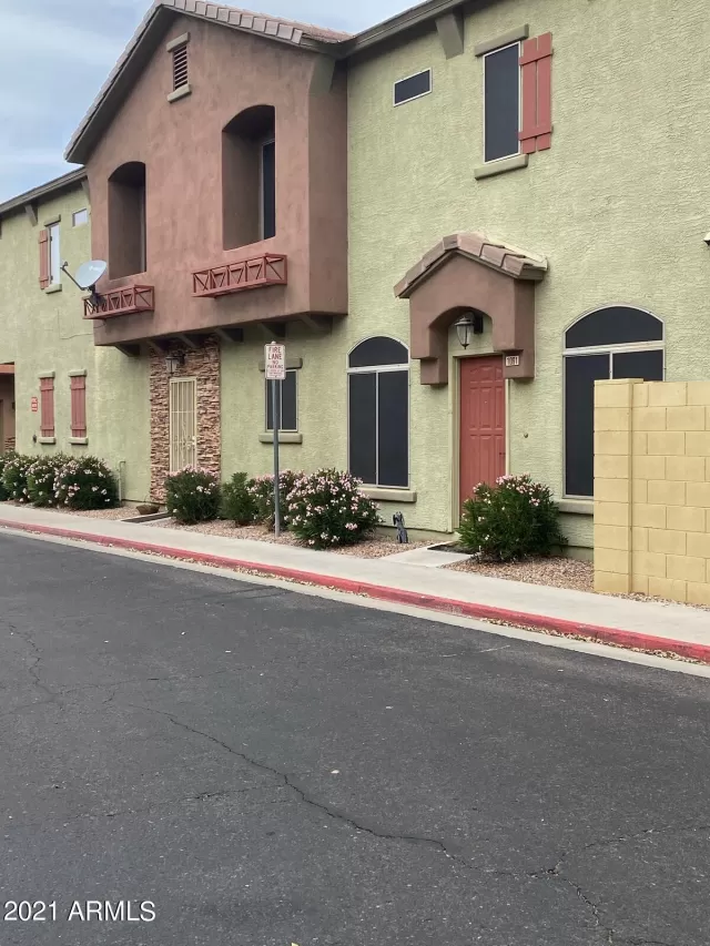 MLS: 6204033 Condo For Sale