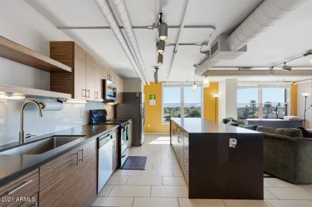 MLS: 6204042 Condo For Sale