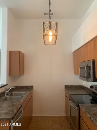 Photo #6: 6204197 Listing