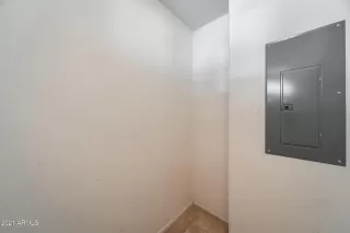 Photo #5: 6204269 Listing