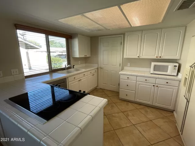 MLS: 6204301 Condo For Sale