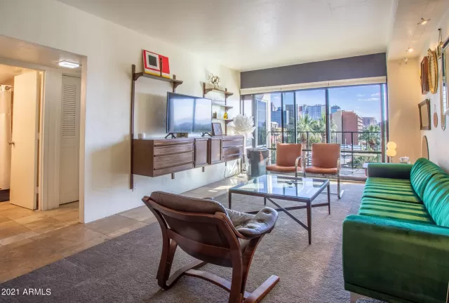 MLS: 6204340 Condo For Sale