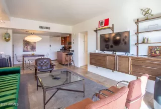 Photo #6: 6204340 Listing