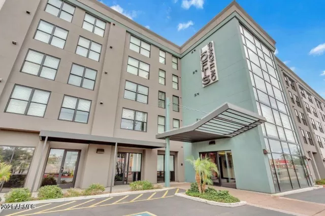 MLS: 6204364 Condo For Sale