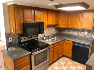 Photo #5: 6204519 Listing