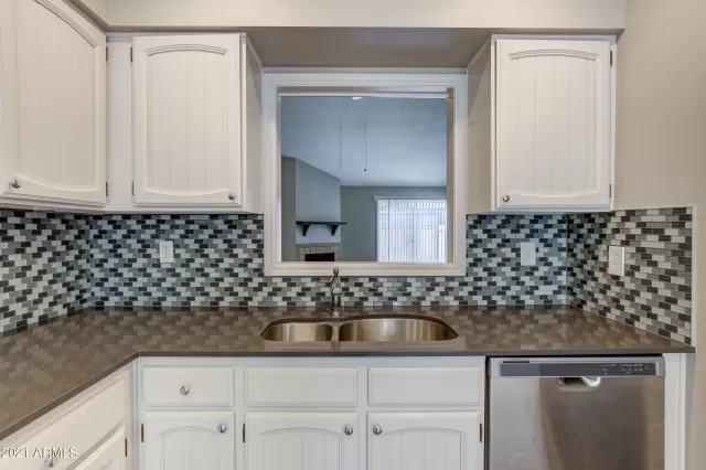 MLS: 6204523 Condo For Sale