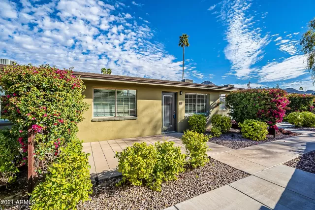 MLS: 6204533 Condo For Sale