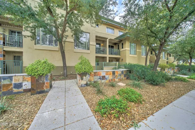 MLS: 6204535 Condo For Sale