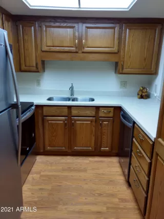 Photo #3: 6204700 Listing