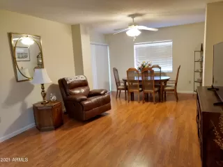 Photo #6: 6204700 Listing