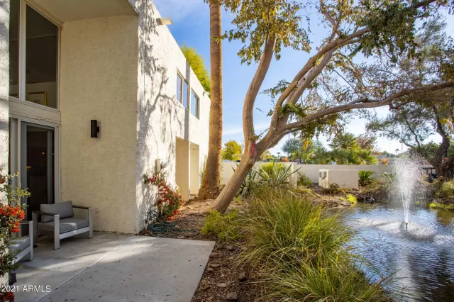 MLS: 6204724 Condo For Sale