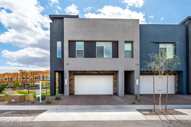 MLS: 6204902 Condo For Sale