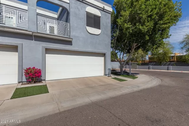 MLS: 6204970 Condo For Sale