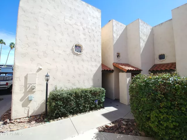 MLS: 6205086 Condo For Sale