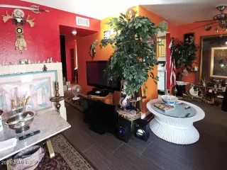 Photo #3: 6205086 Listing