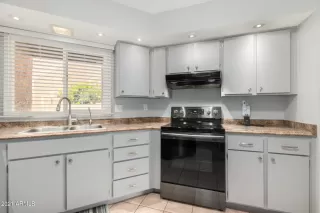 Photo #4: 6205142 Listing