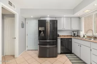 Photo #5: 6205142 Listing