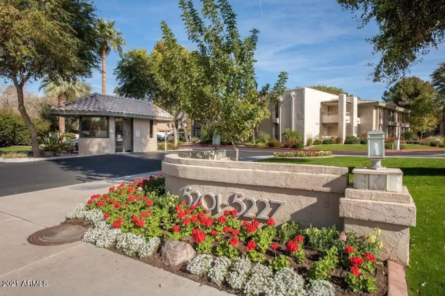 MLS: 6205488 Condo For Sale