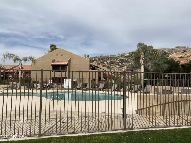 MLS: 6205858 Condo For Sale