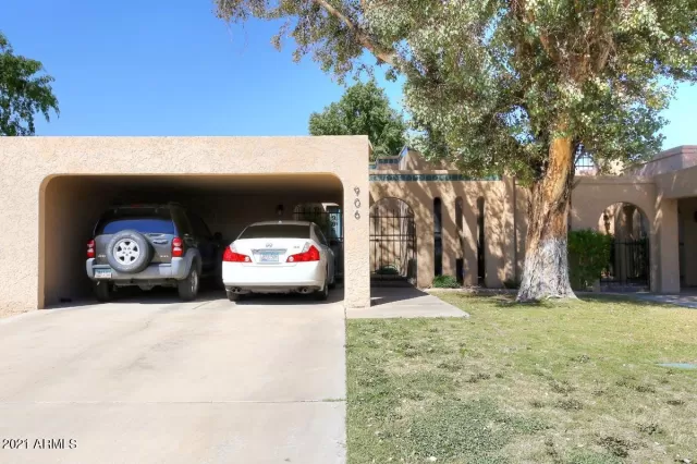 MLS: 6205966 Condo For Sale