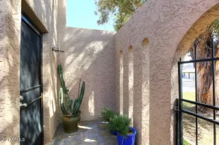 Photo #2: 6205966 Listing 