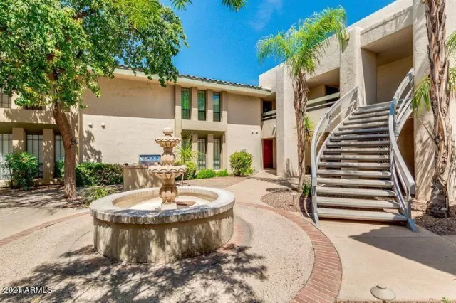 MLS: 6206000 Condo For Sale