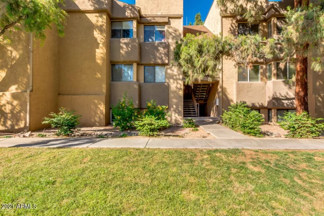 MLS: 6206301 Condo For Sale