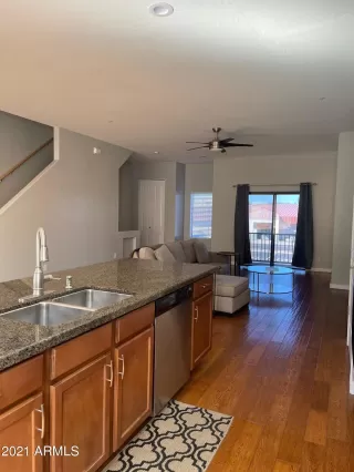 Photo #3: 6206592 Listing