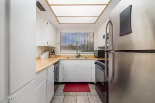 Photo #2: 6206698 Listing