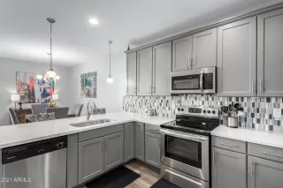 Photo #3: 6206741 Listing