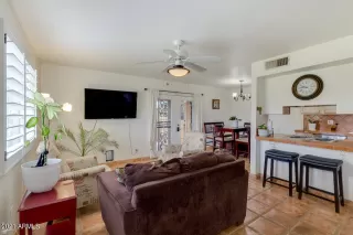 Photo #6: 6207007 Listing