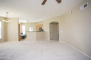 Photo #4: 6207225 Listing