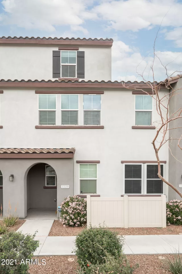 MLS: 6207678 Condo For Sale